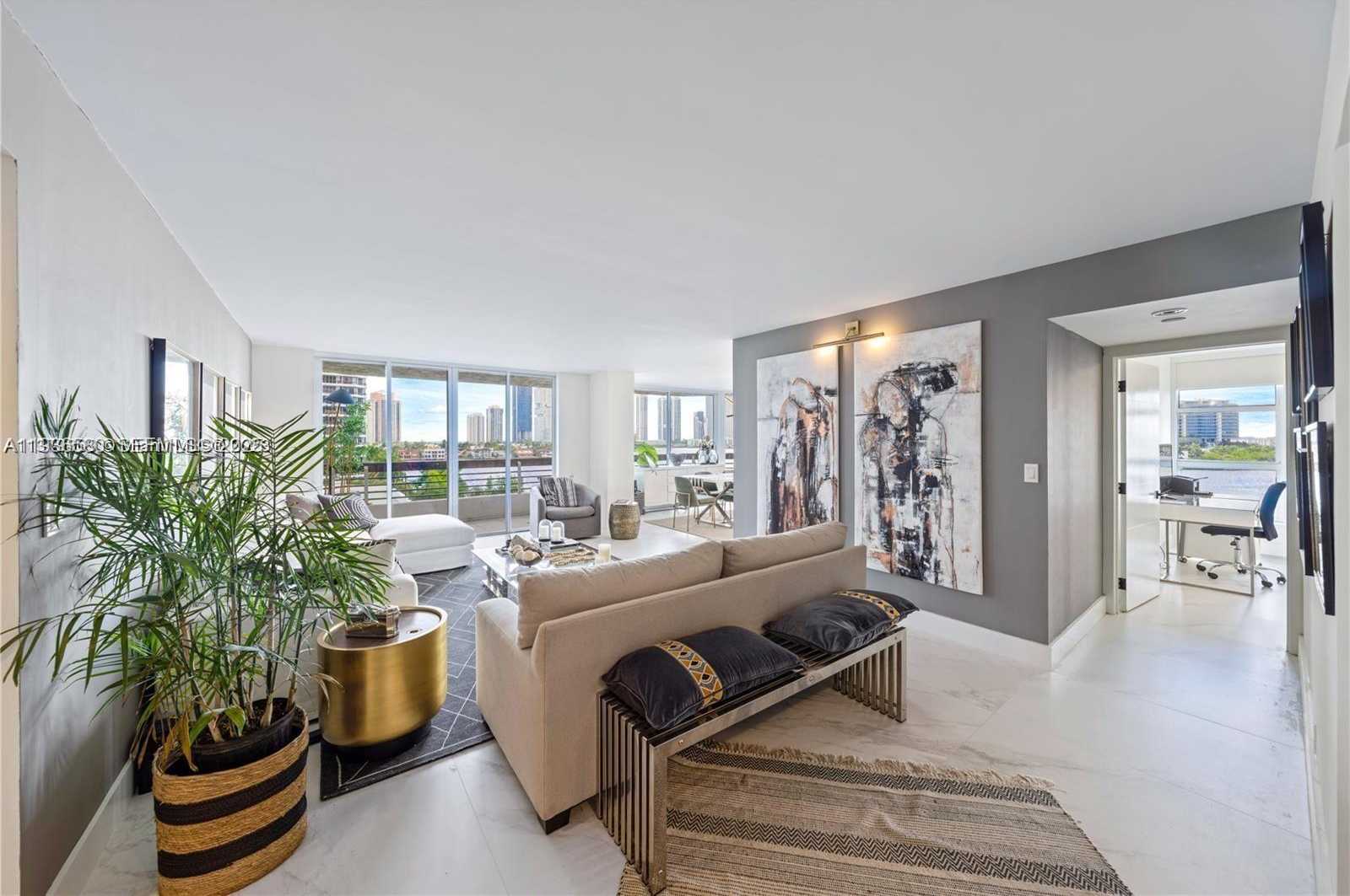 Small Image of 3530 MYSTIC POINTE DR #715, Aventura Number 2