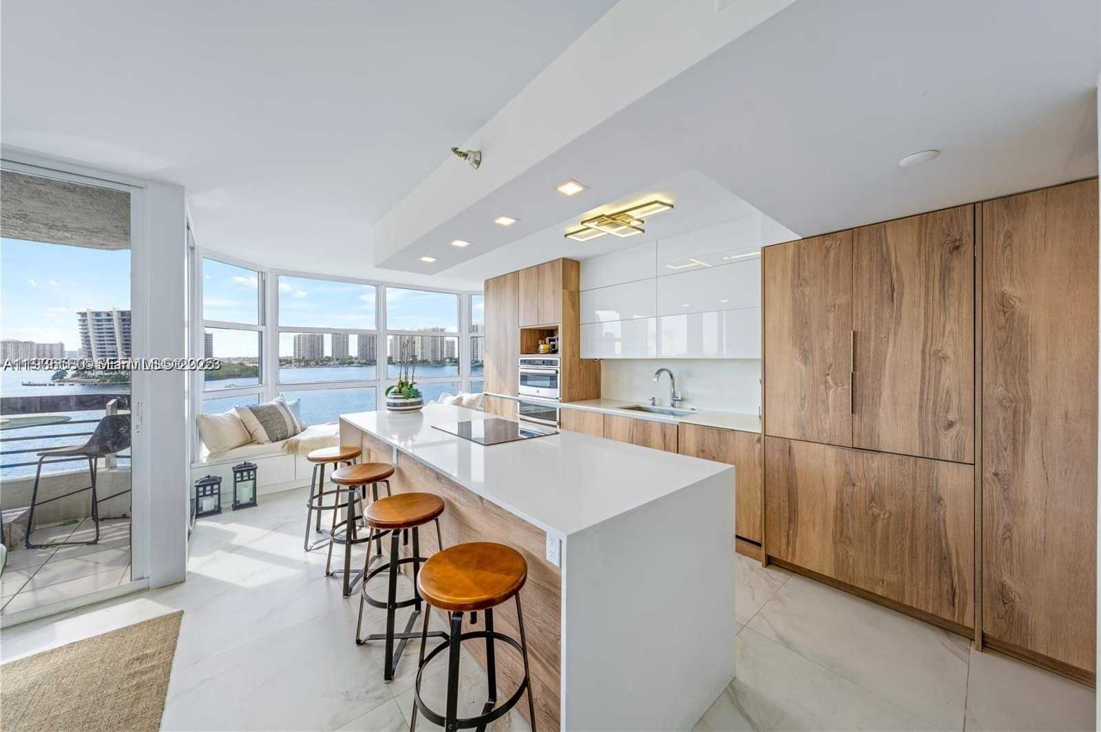 Small Image of 3530 MYSTIC POINTE DR #715, Aventura Number 5