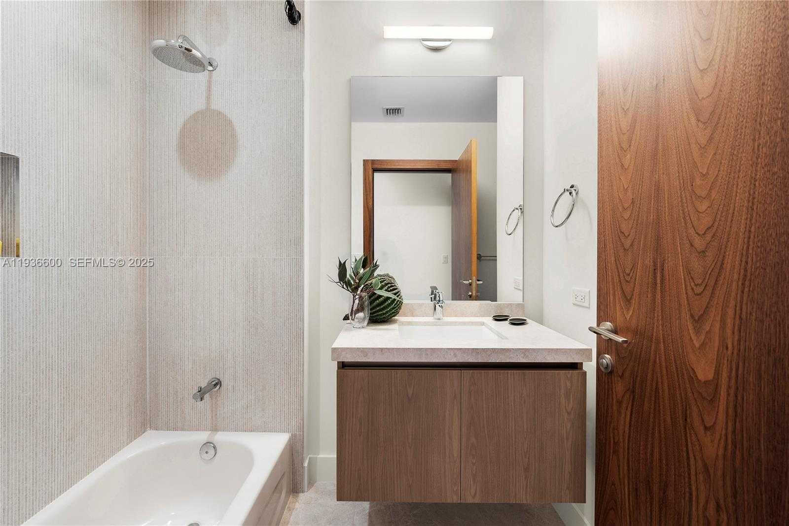 Small Image of 701 VALENCIA AVE #505, Coral Gables Number 22