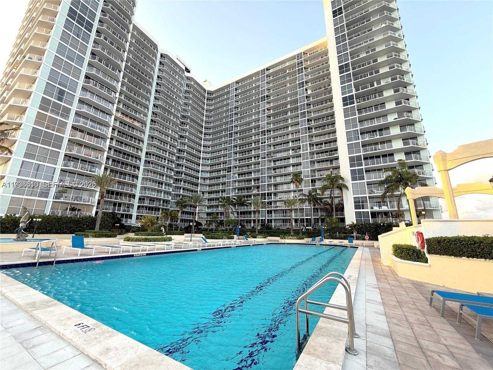 Small Image of 7601 EAST TREASURE DR #911, North Bay Village Number 19