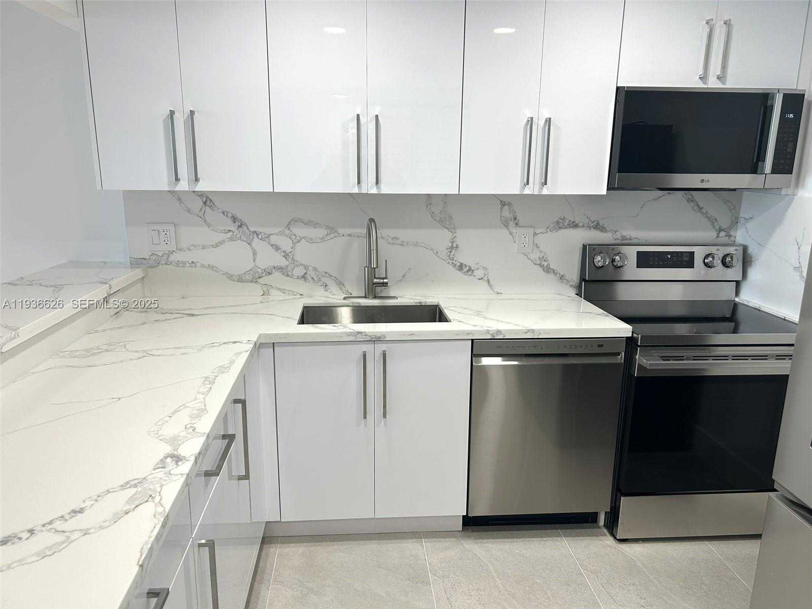 Small Image of 7928 WEST DR #707, North Bay Village Number 6