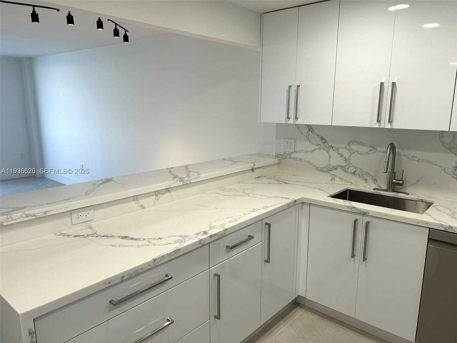 Small Image of 7928 WEST DR #707, North Bay Village Number 8