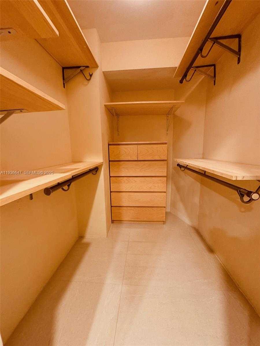 Small Image of 1901 BRICKELL AVE #B2106, Miami Number 10