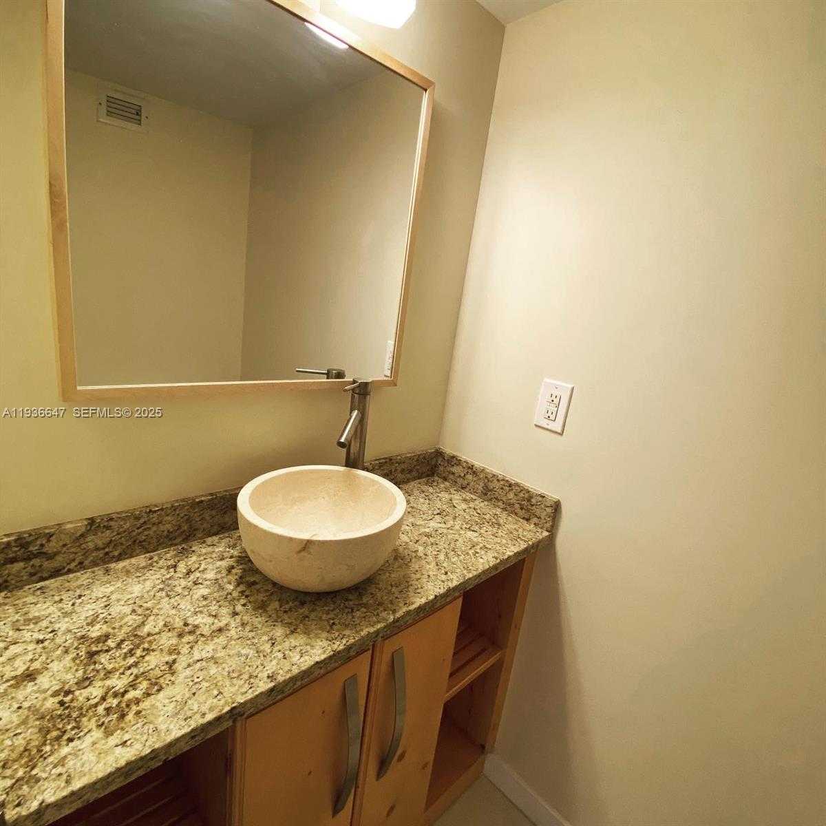 Small Image of 1901 BRICKELL AVE #B2106, Miami Number 11