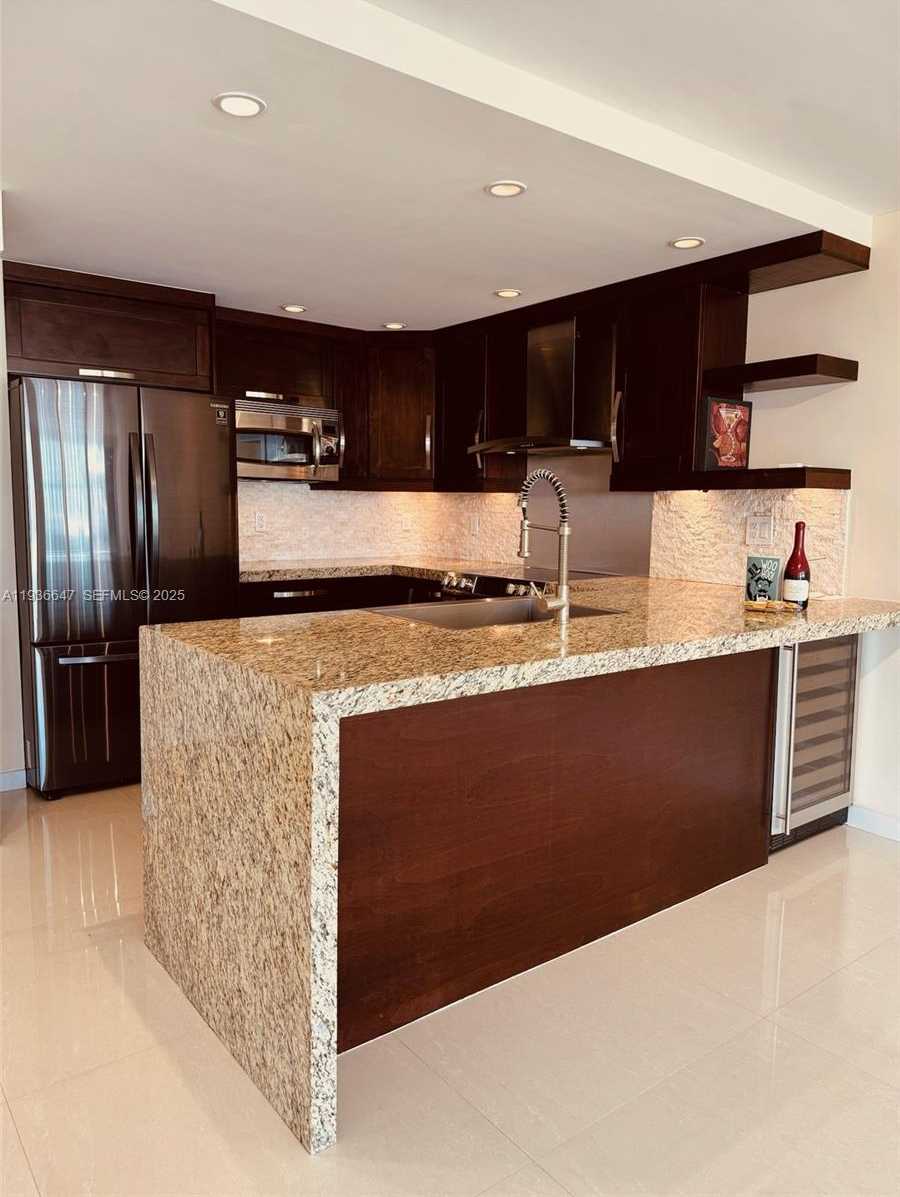 Small Image of 1901 BRICKELL AVE #B2106, Miami Number 4