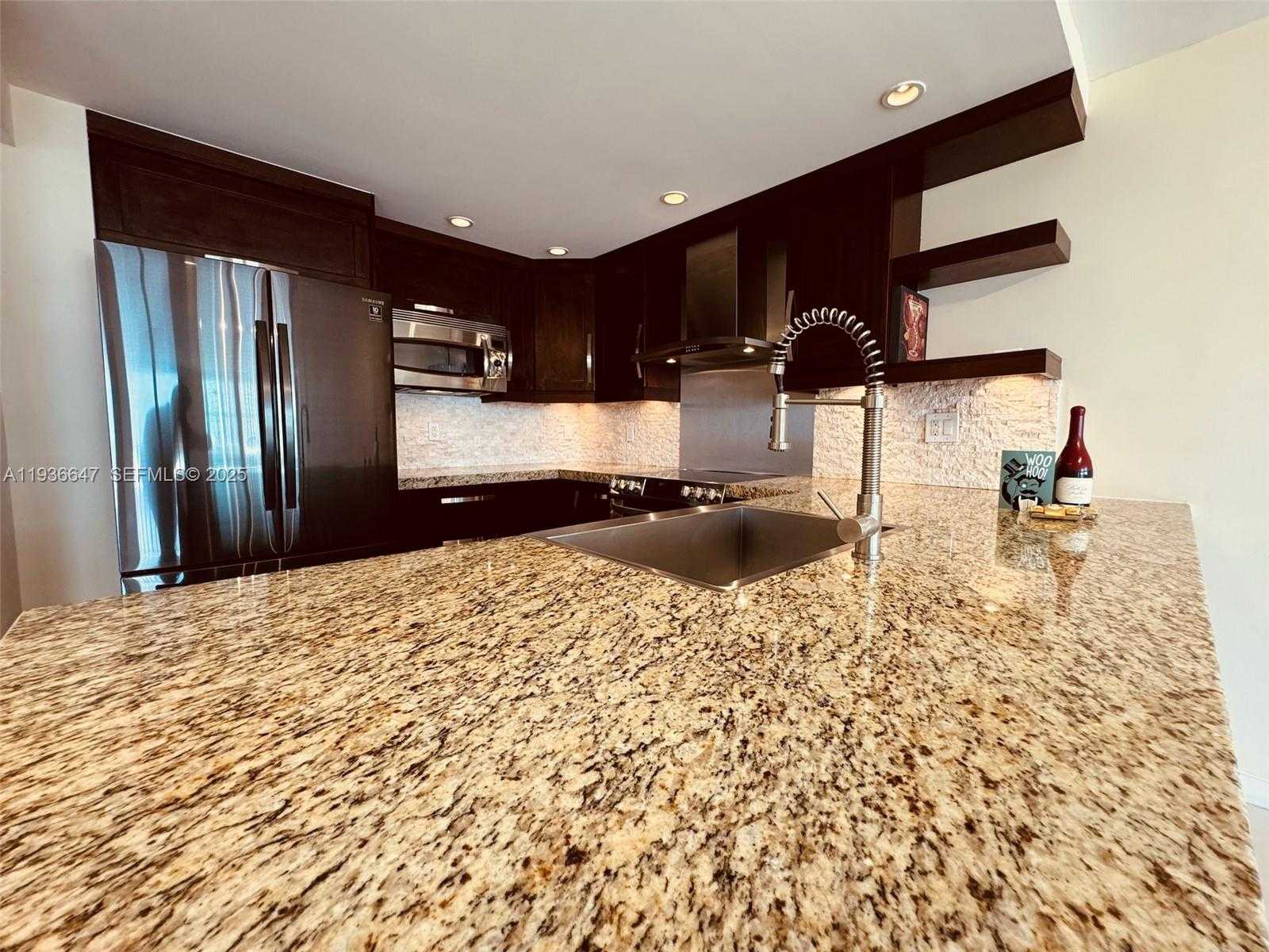 Small Image of 1901 BRICKELL AVE #B2106, Miami Number 5