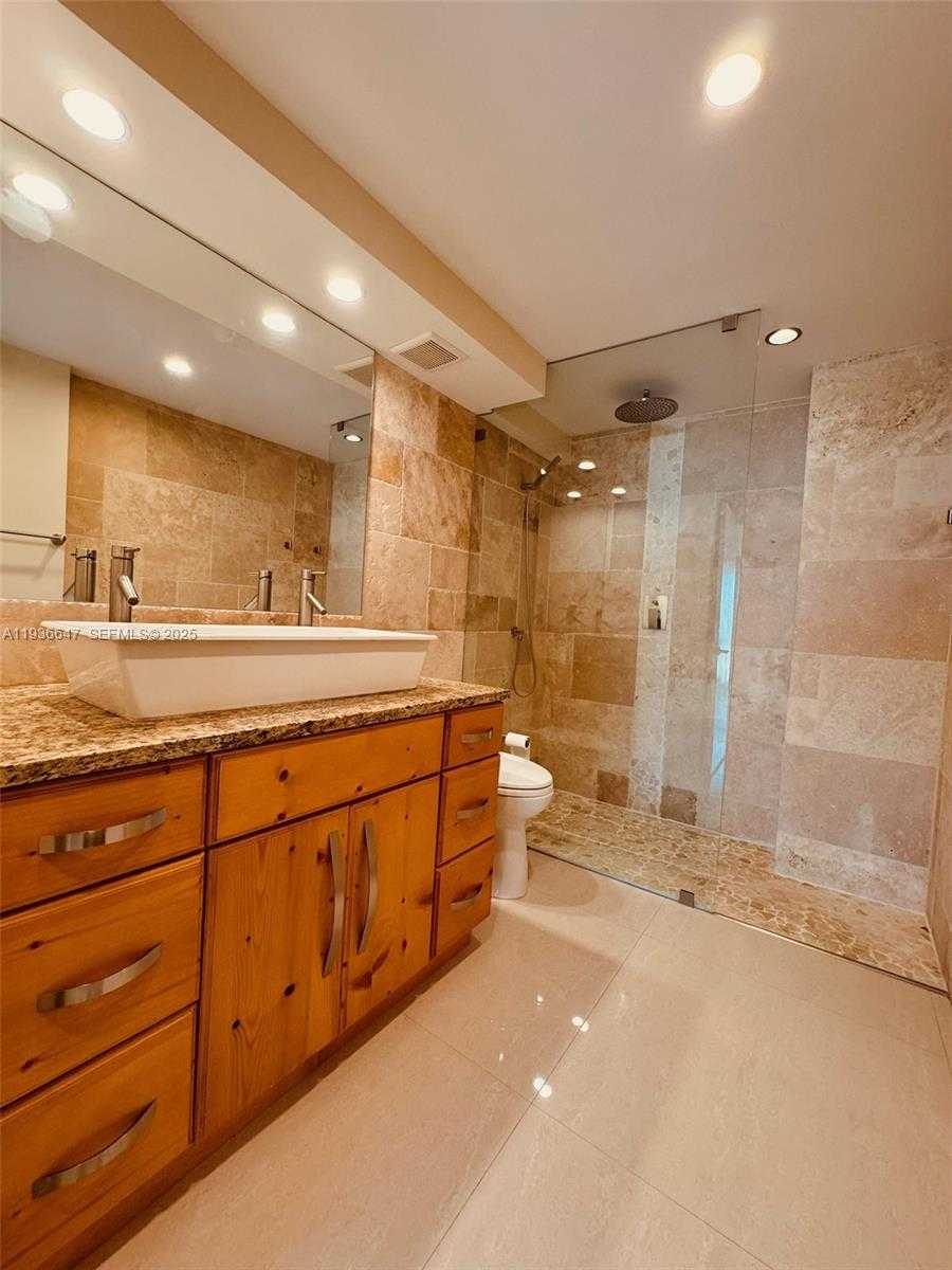 Small Image of 1901 BRICKELL AVE #B2106, Miami Number 7