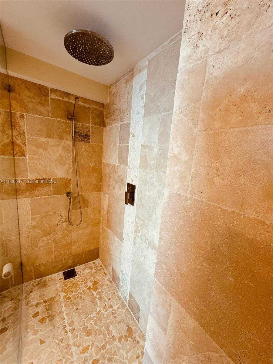 Small Image of 1901 BRICKELL AVE #B2106, Miami Number 8