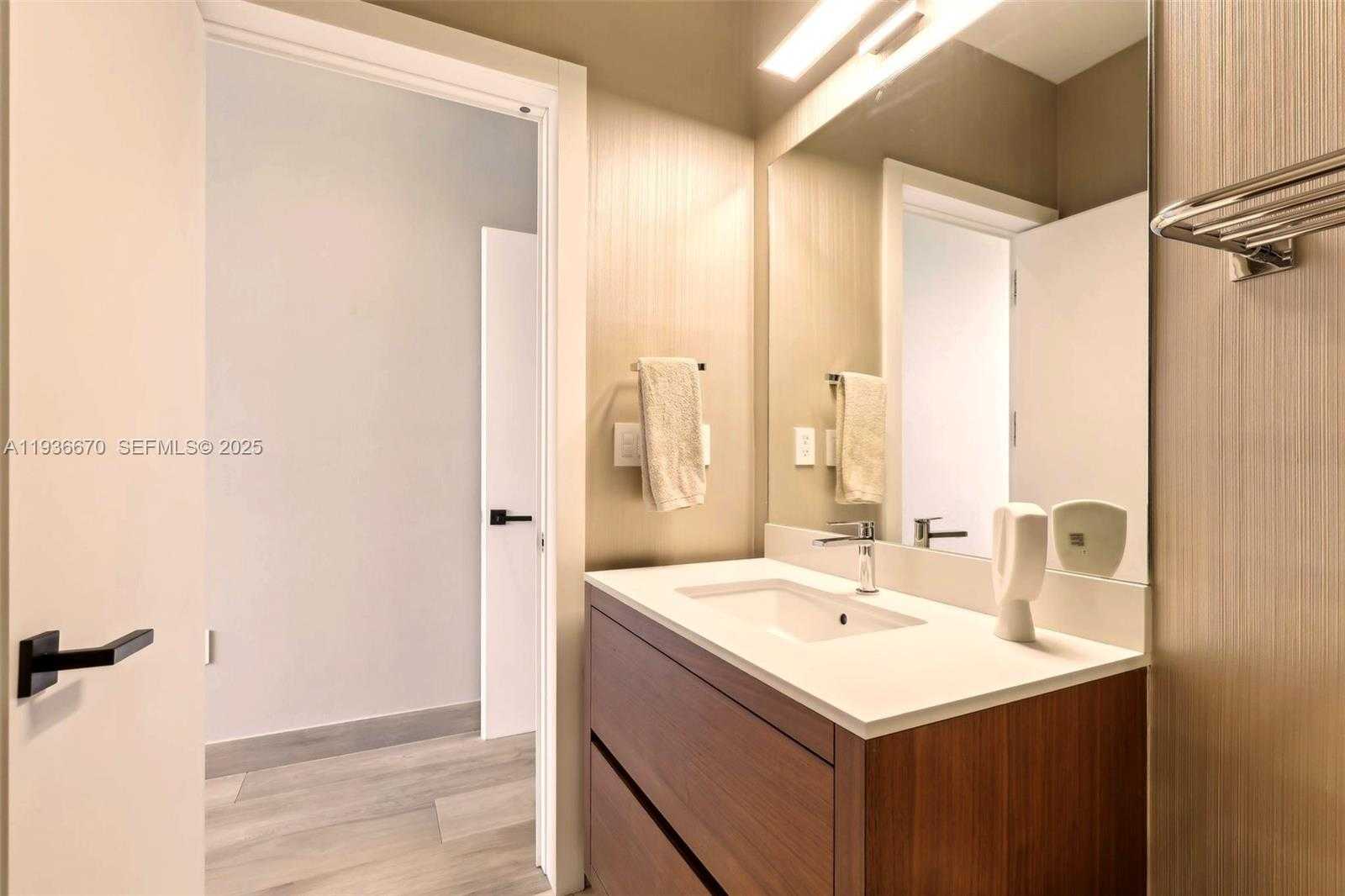 Small Image of 3581 EAST GLENCOE ST #309, Miami Number 22