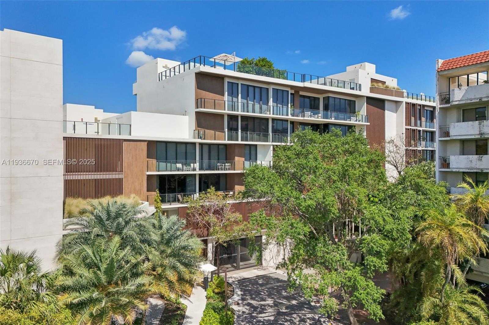 Small Image of 3581 EAST GLENCOE ST #309, Miami Number 42