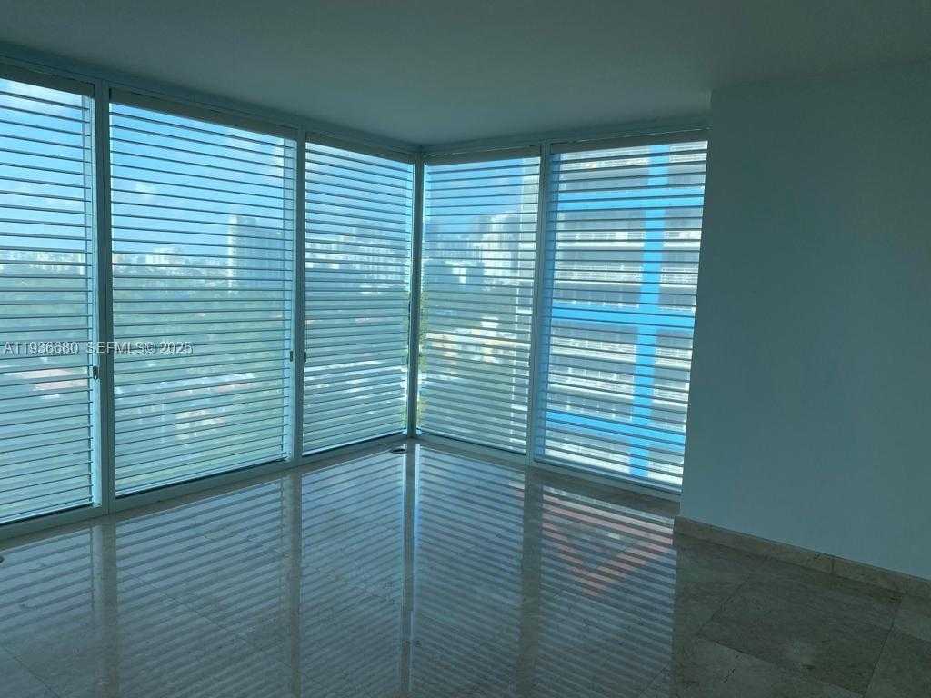 Small Image of 2101 BRICKELL AVE #1001, Miami Number 11