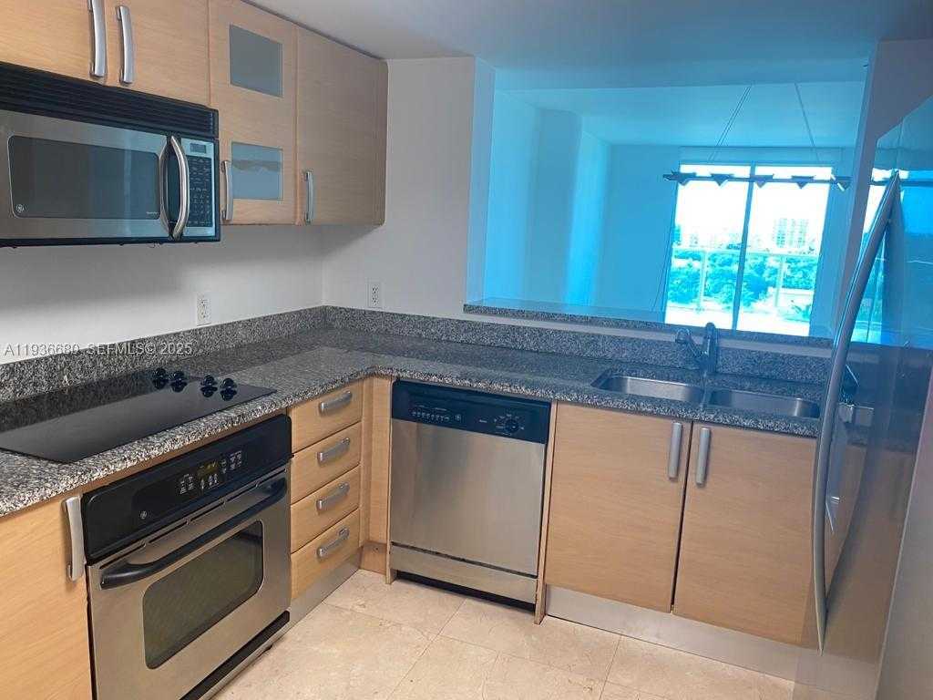 Small Image of 2101 BRICKELL AVE #1001, Miami Number 16