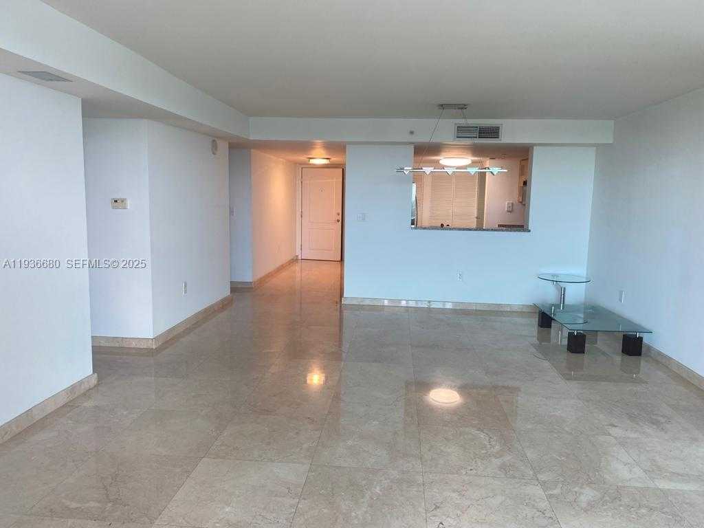 Small Image of 2101 BRICKELL AVE #1001, Miami Number 6