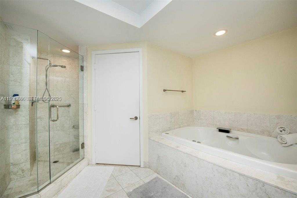 Small Image of 1331 BRICKELL BAY DR #903, Miami Number 25