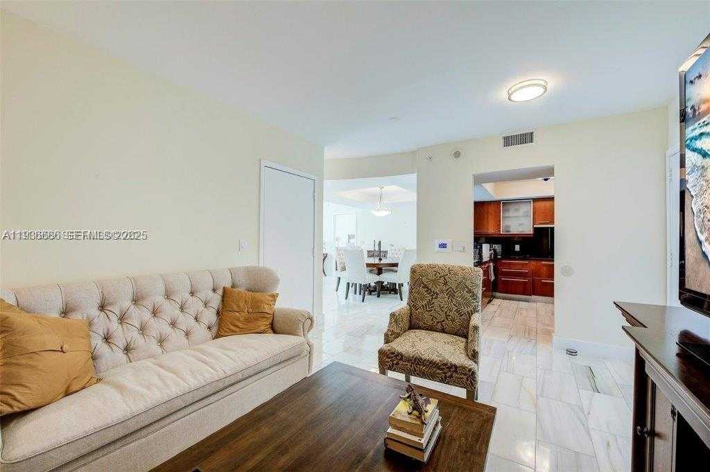 Small Image of 1331 BRICKELL BAY DR #903, Miami Number 4