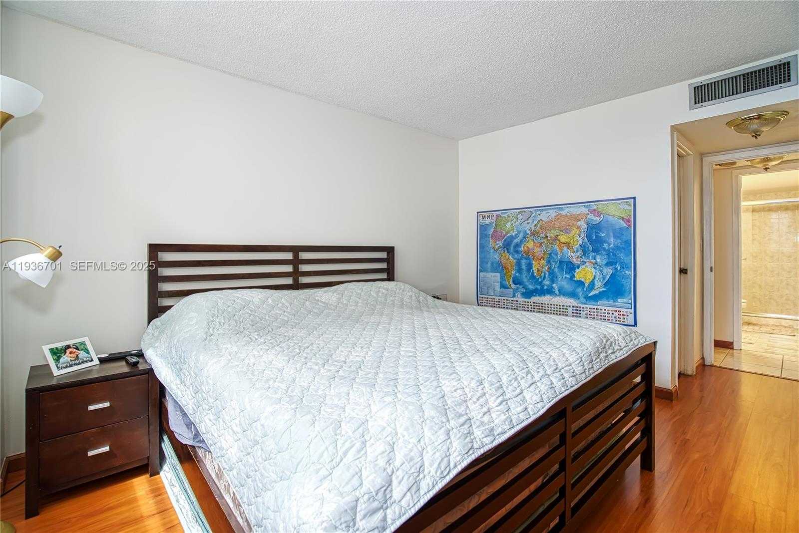 Small Image of 1833 SOUTH OCEAN DR #902, Hallandale Beach Number 10