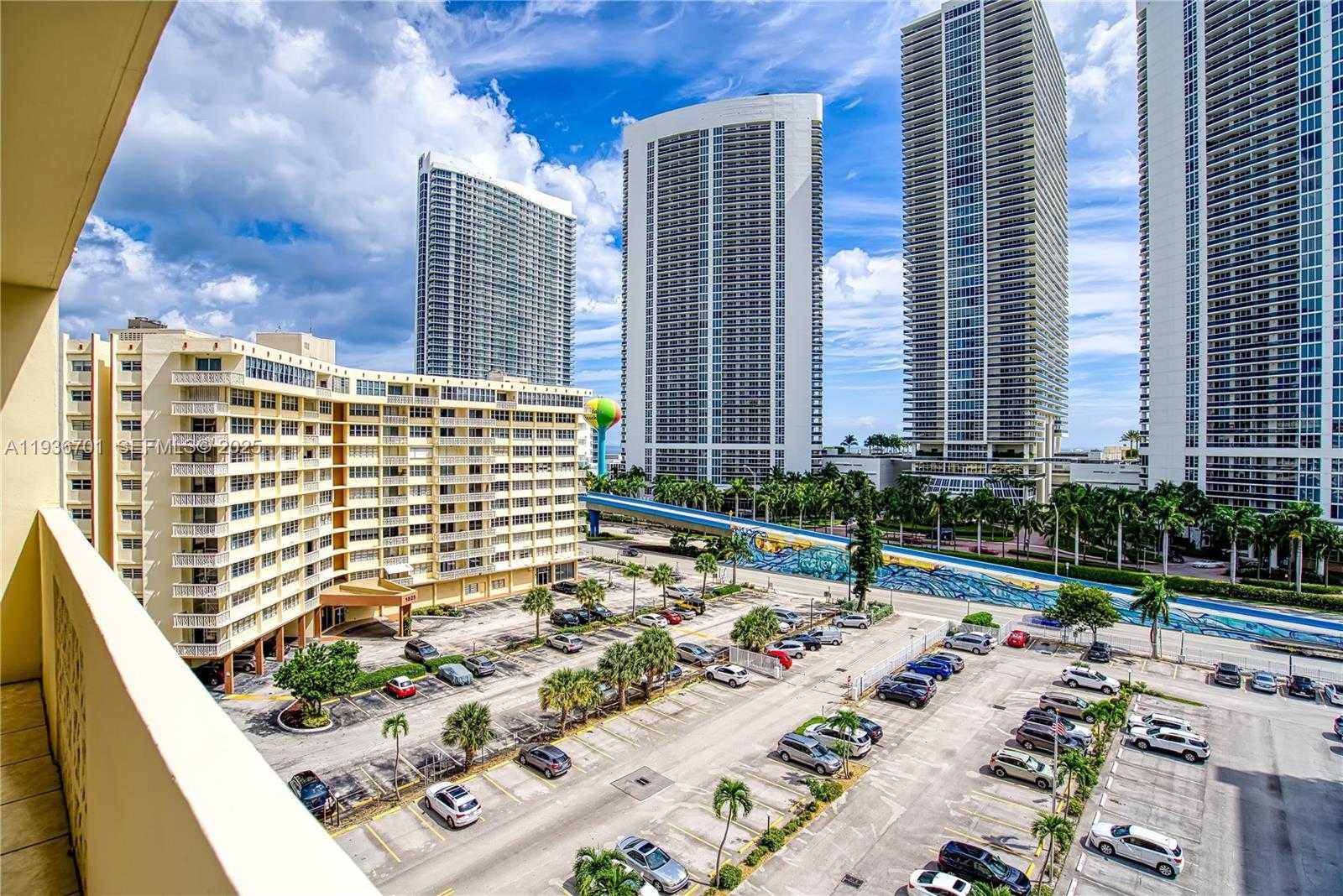 Small Image of 1833 SOUTH OCEAN DR #902, Hallandale Beach Number 19