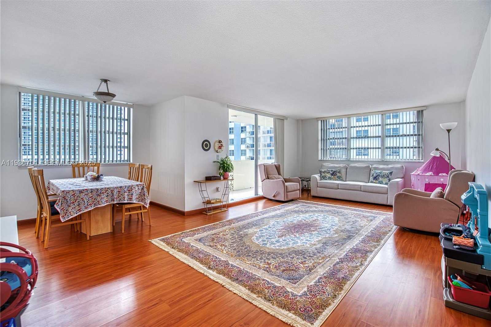 Small Image of 1833 SOUTH OCEAN DR #902, Hallandale Beach Number 2