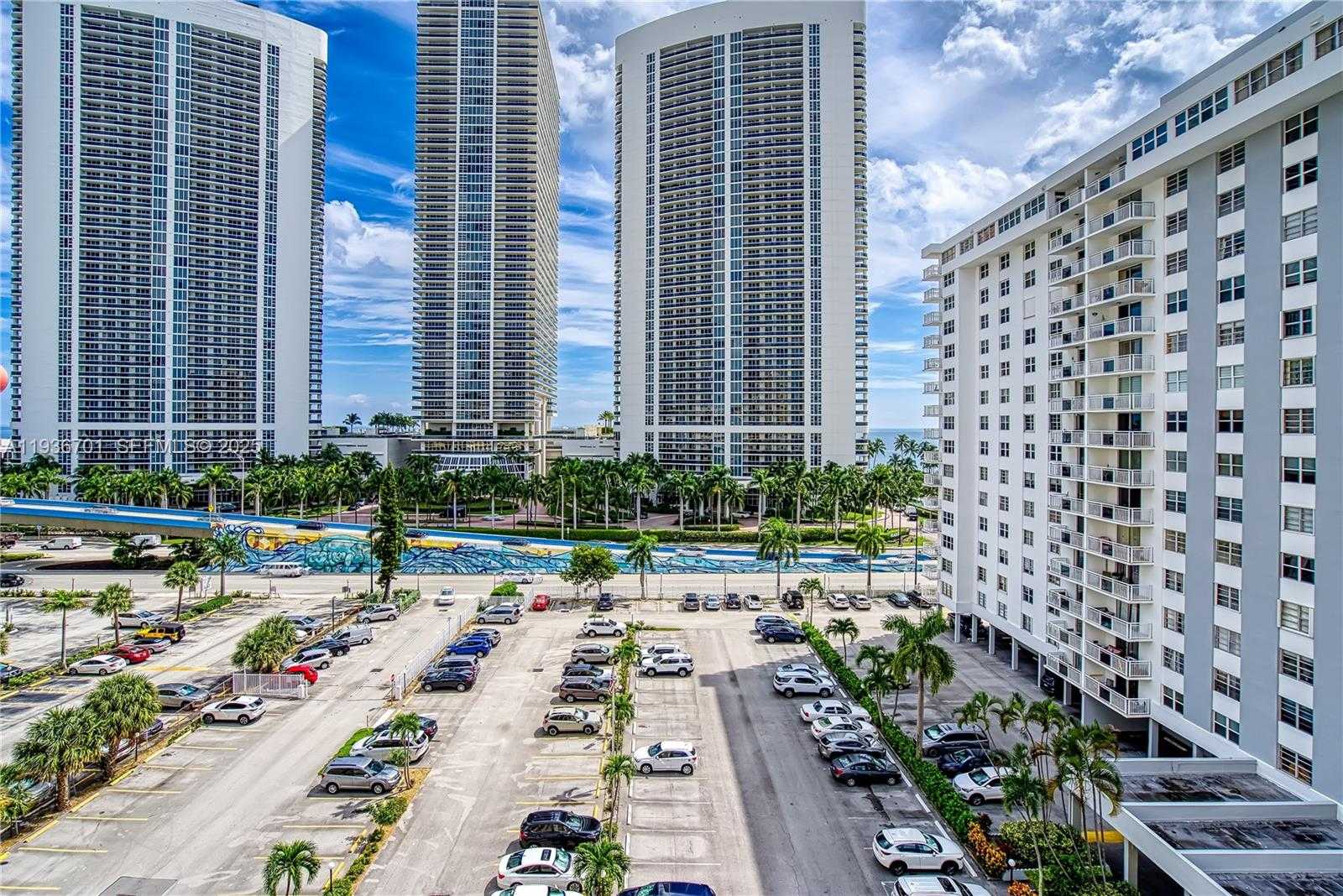 Small Image of 1833 SOUTH OCEAN DR #902, Hallandale Beach Number 21