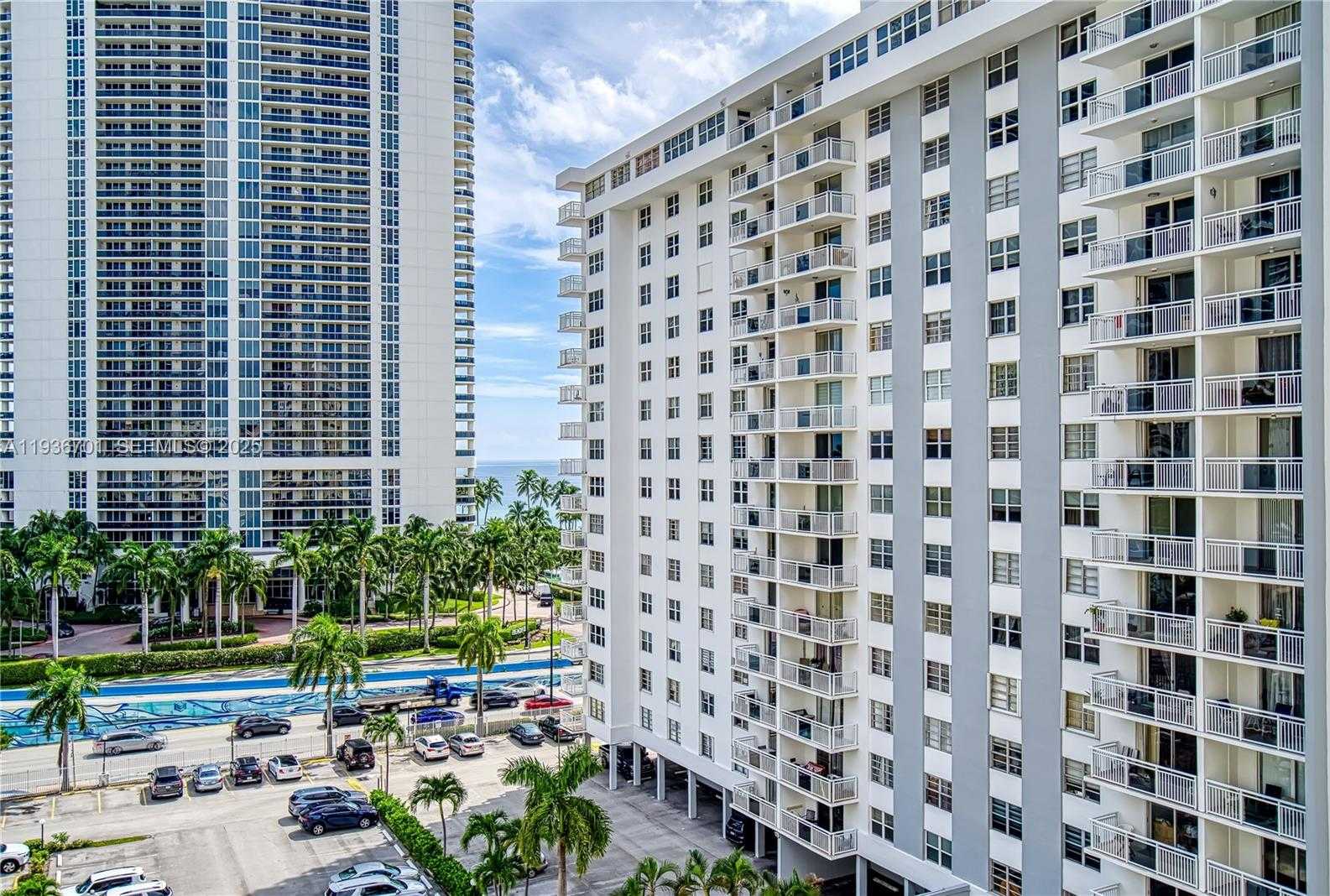 Small Image of 1833 SOUTH OCEAN DR #902, Hallandale Beach Number 22