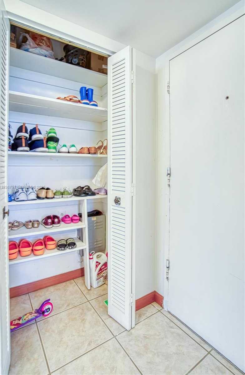 Small Image of 1833 SOUTH OCEAN DR #902, Hallandale Beach Number 24