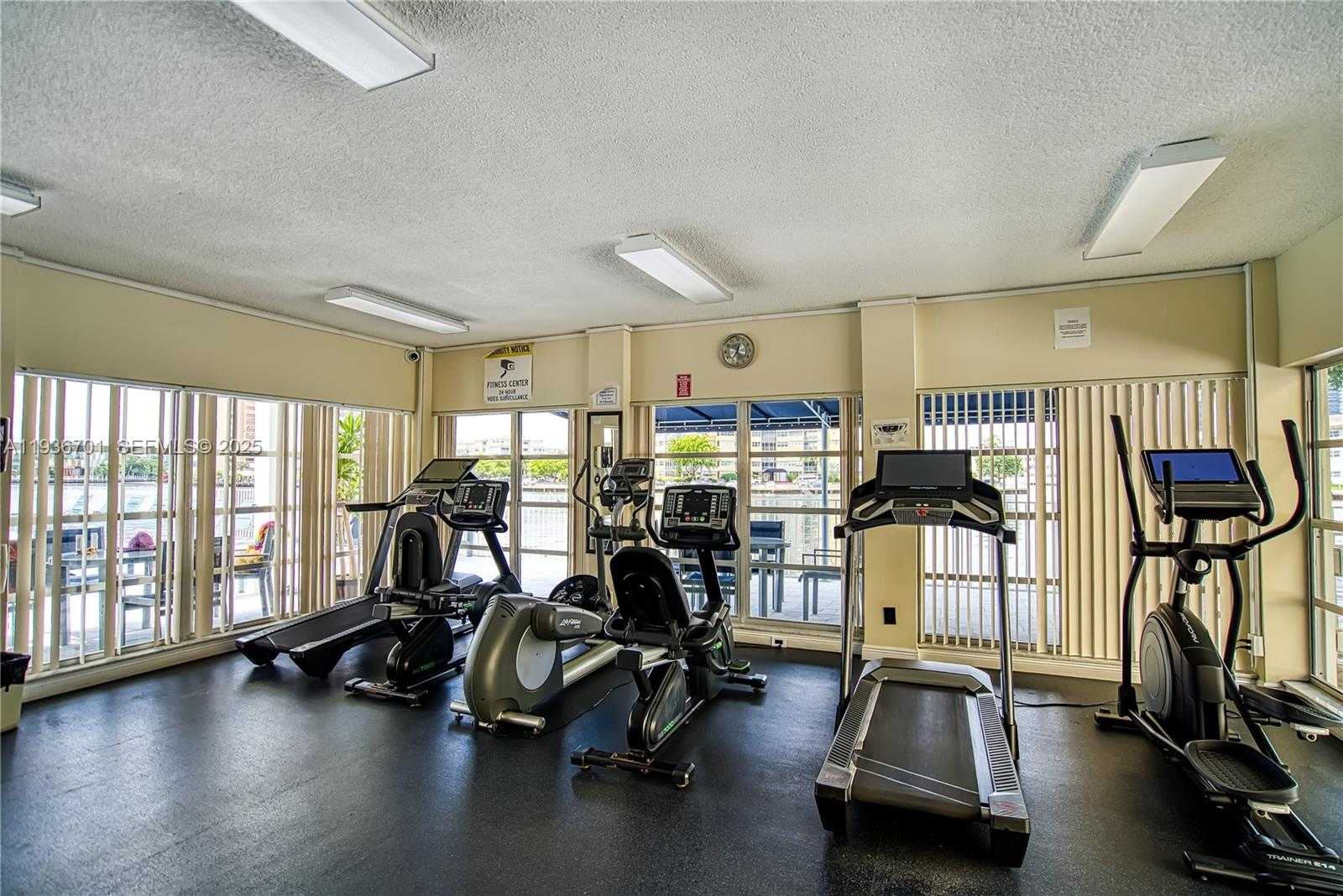 Small Image of 1833 SOUTH OCEAN DR #902, Hallandale Beach Number 30