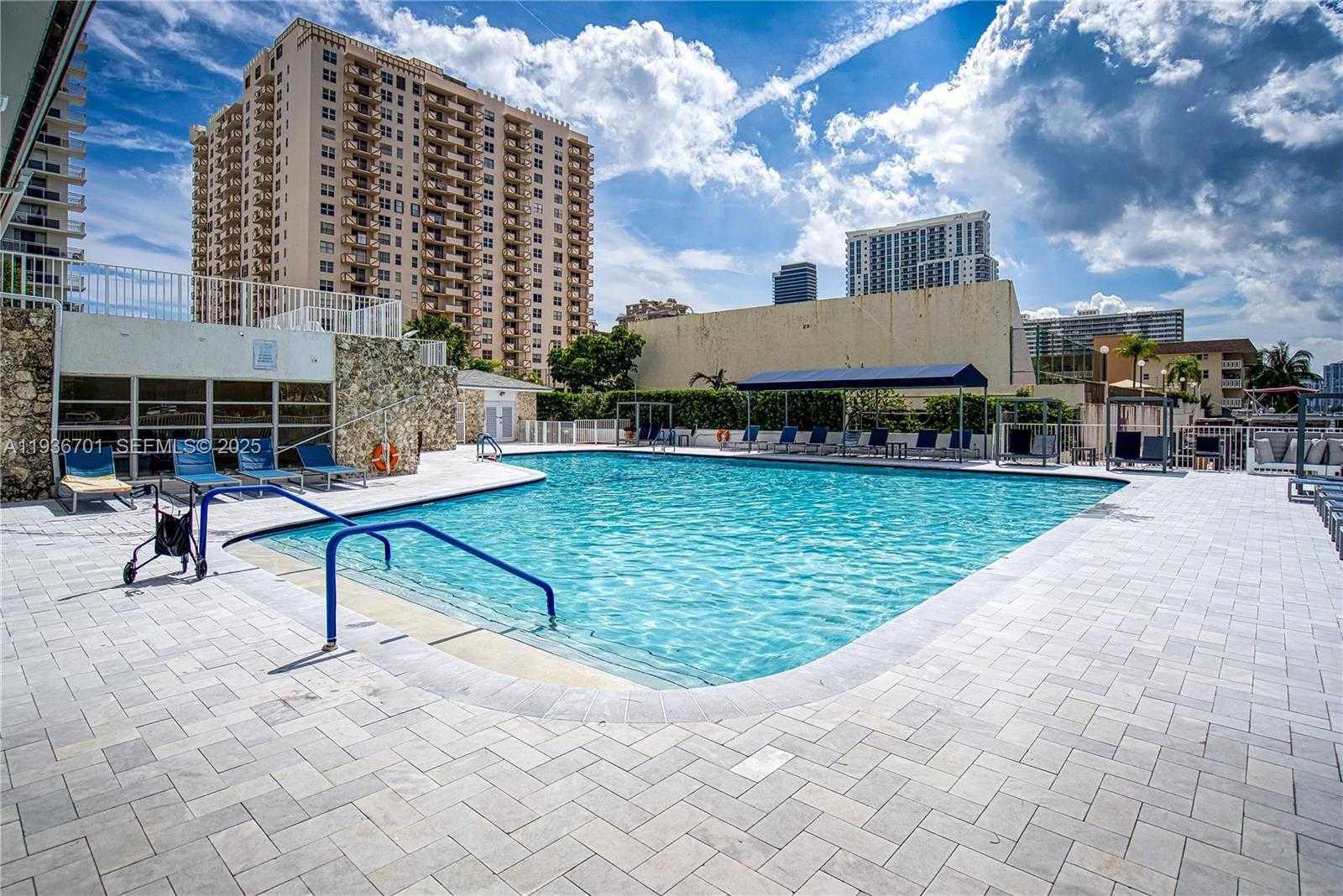 Small Image of 1833 SOUTH OCEAN DR #902, Hallandale Beach Number 33