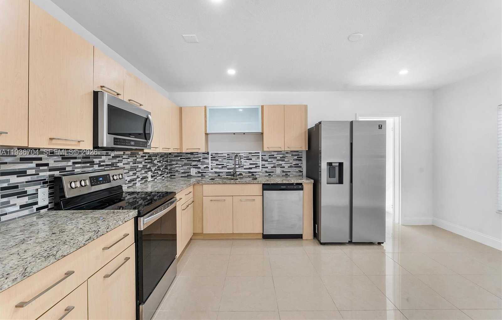 Small Image of 300 SOUTH WEST 11TH CT, Fort Lauderdale Number 10