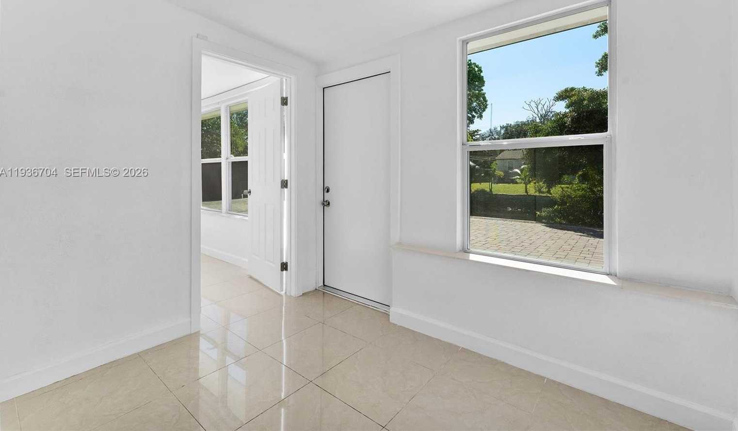 Small Image of 300 SOUTH WEST 11TH CT, Fort Lauderdale Number 15