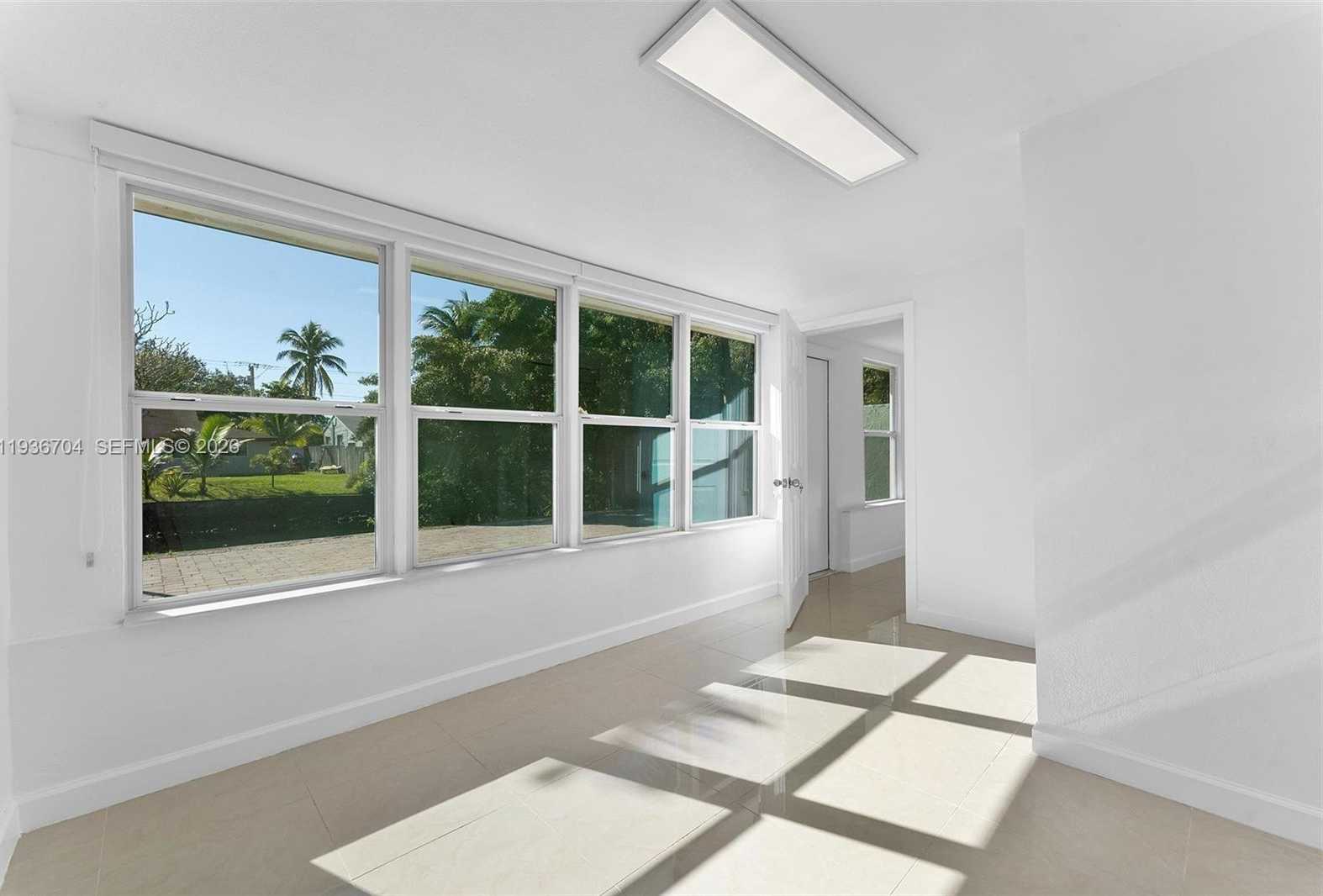 Small Image of 300 SOUTH WEST 11TH CT, Fort Lauderdale Number 17