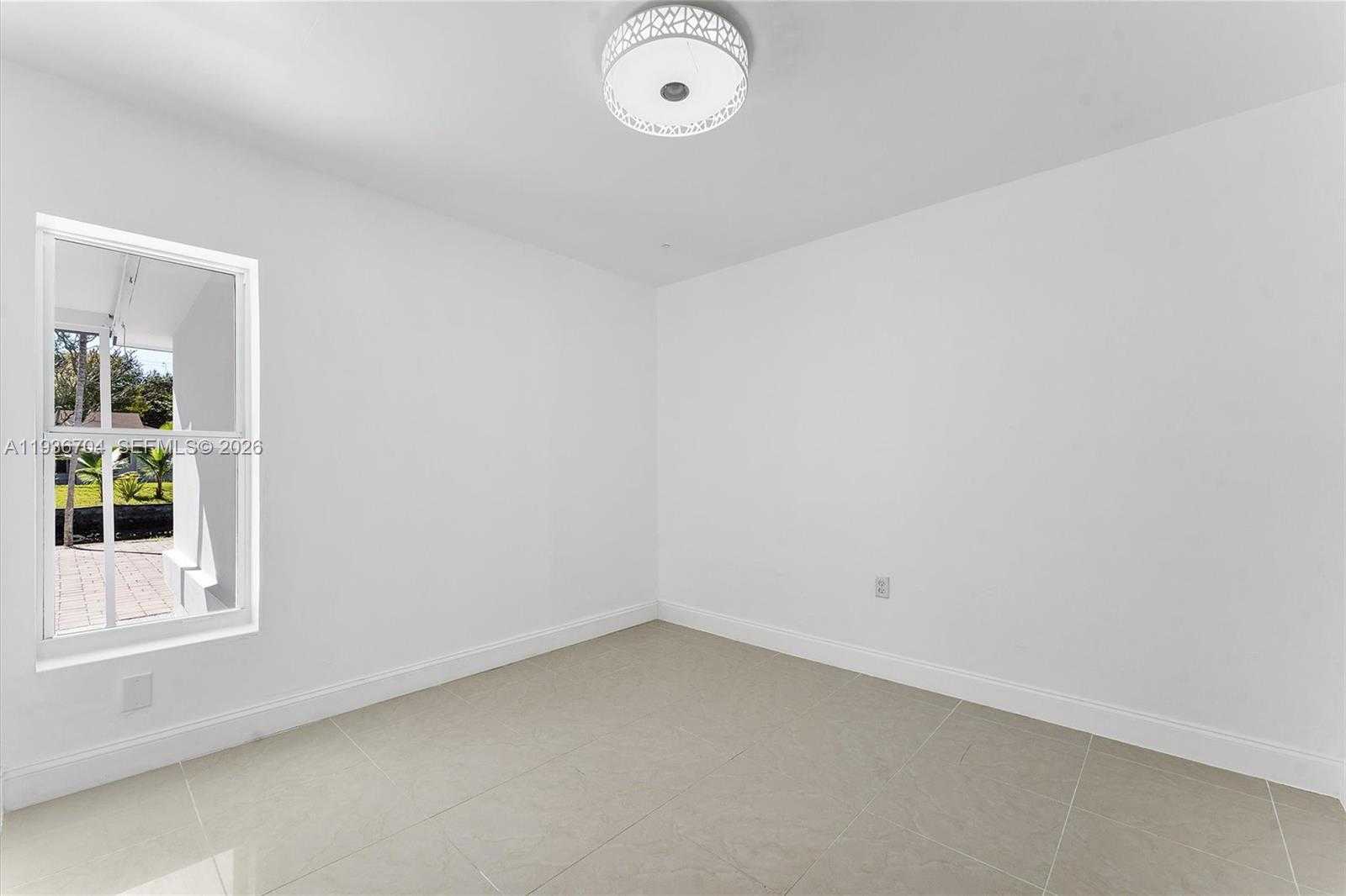 Small Image of 300 SOUTH WEST 11TH CT, Fort Lauderdale Number 19