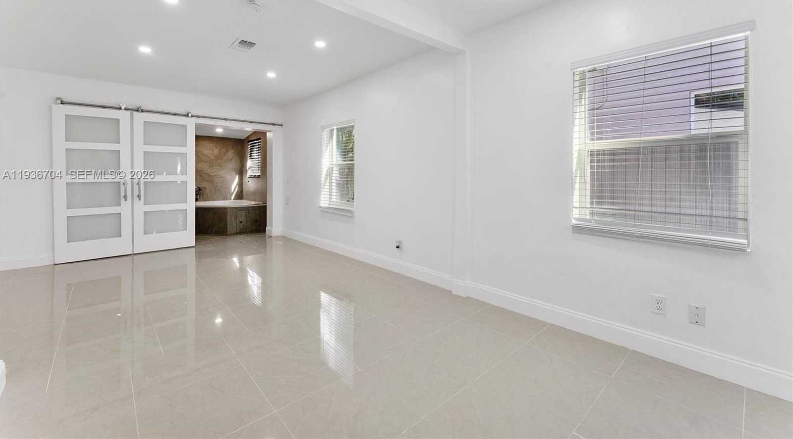 Small Image of 300 SOUTH WEST 11TH CT, Fort Lauderdale Number 22