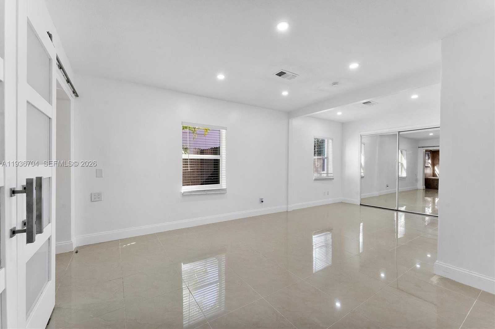 Small Image of 300 SOUTH WEST 11TH CT, Fort Lauderdale Number 24