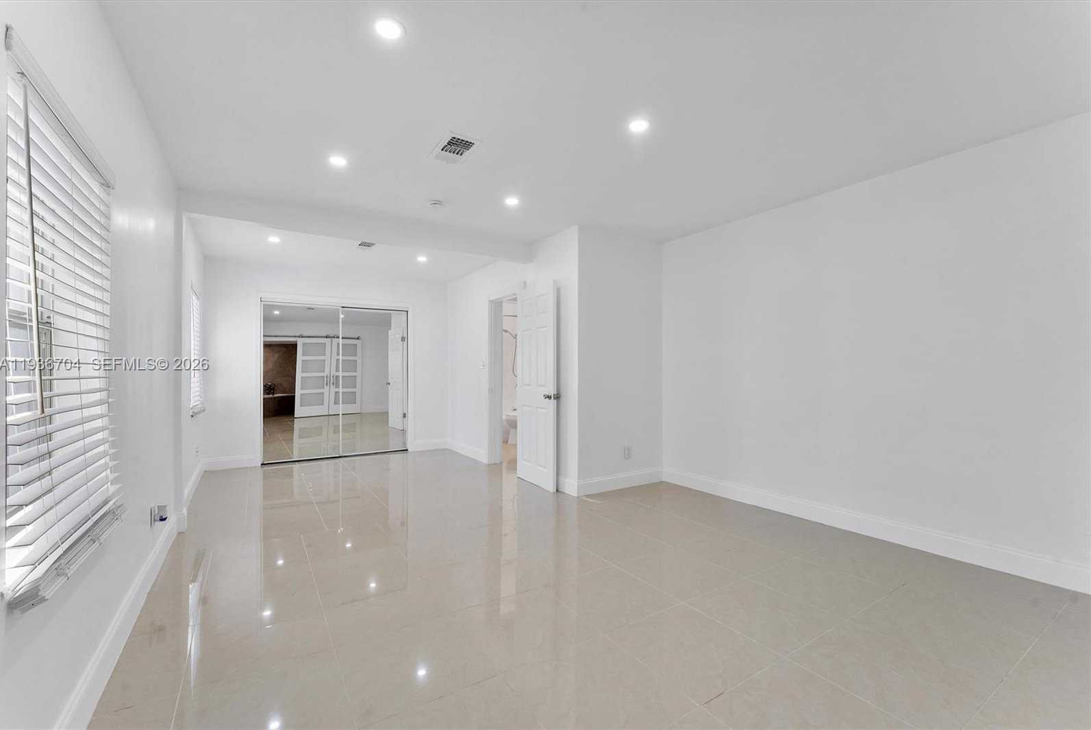 Small Image of 300 SOUTH WEST 11TH CT, Fort Lauderdale Number 25