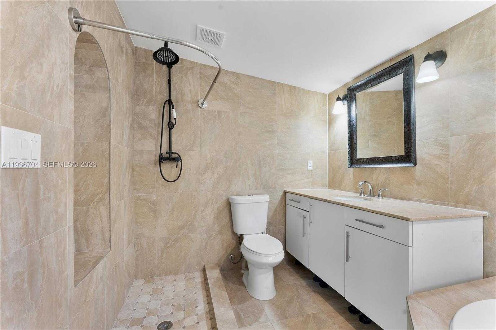 Small Image of 300 SOUTH WEST 11TH CT, Fort Lauderdale Number 27