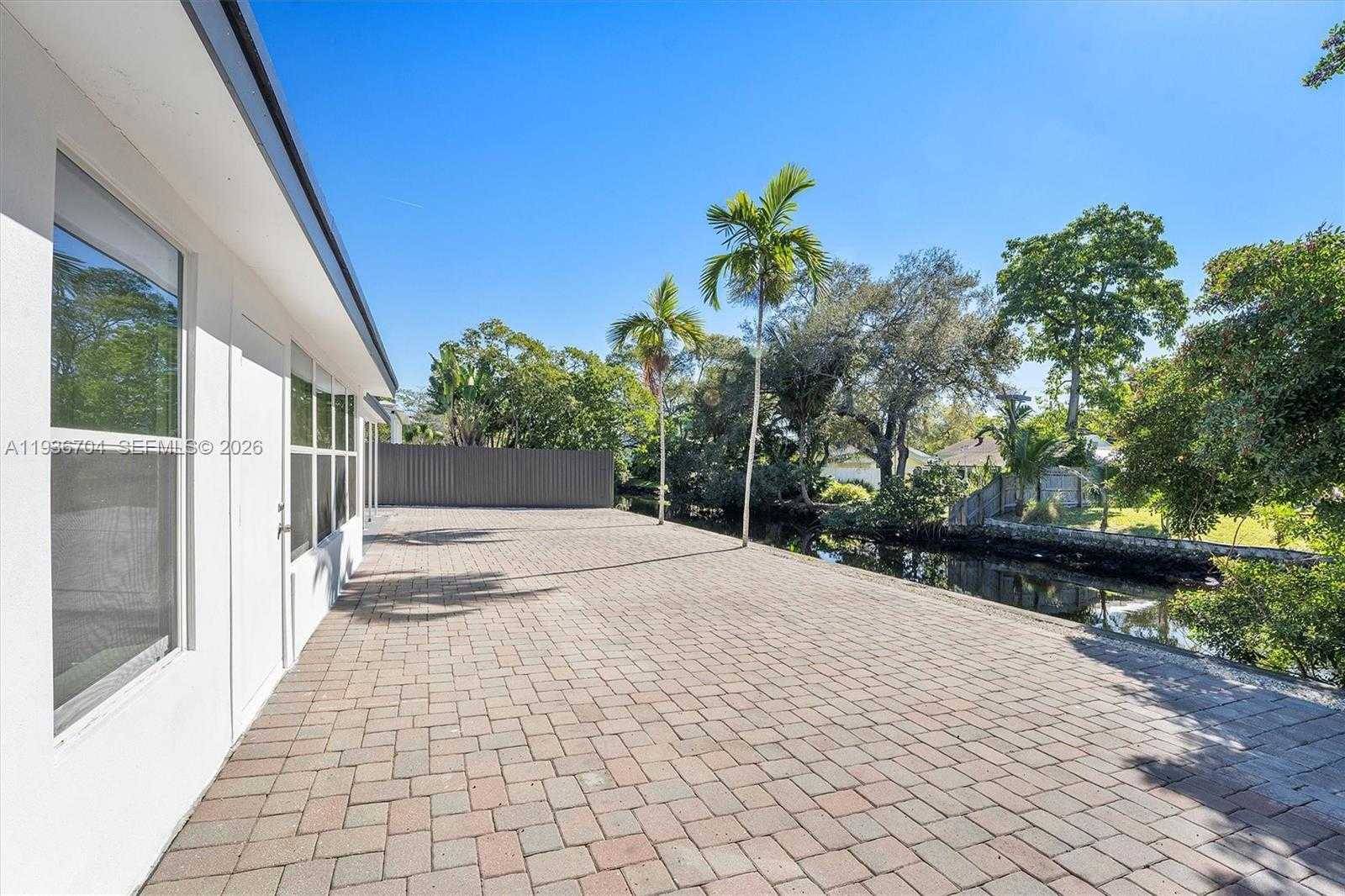 Small Image of 300 SOUTH WEST 11TH CT, Fort Lauderdale Number 29