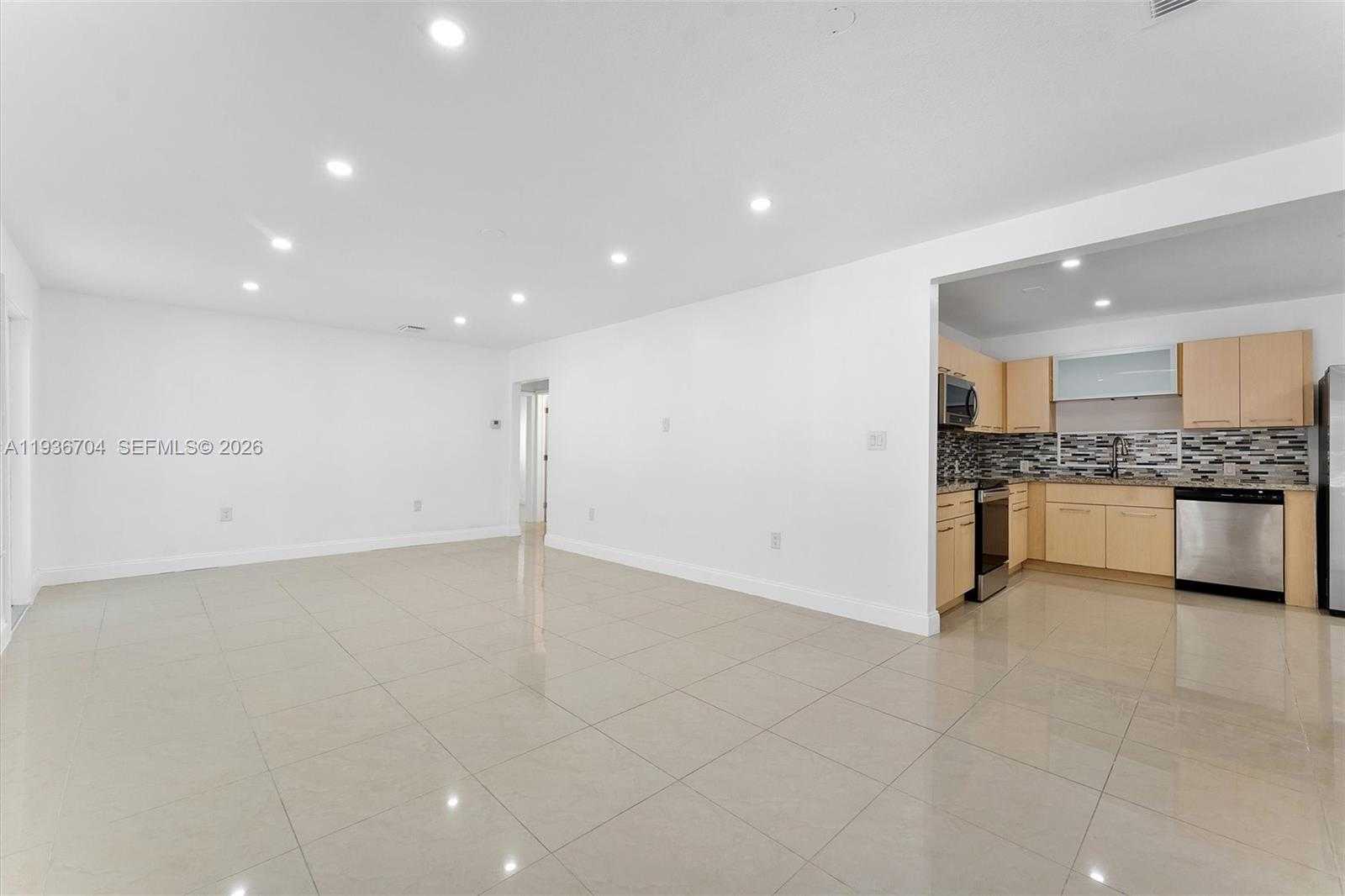 Small Image of 300 SOUTH WEST 11TH CT, Fort Lauderdale Number 8