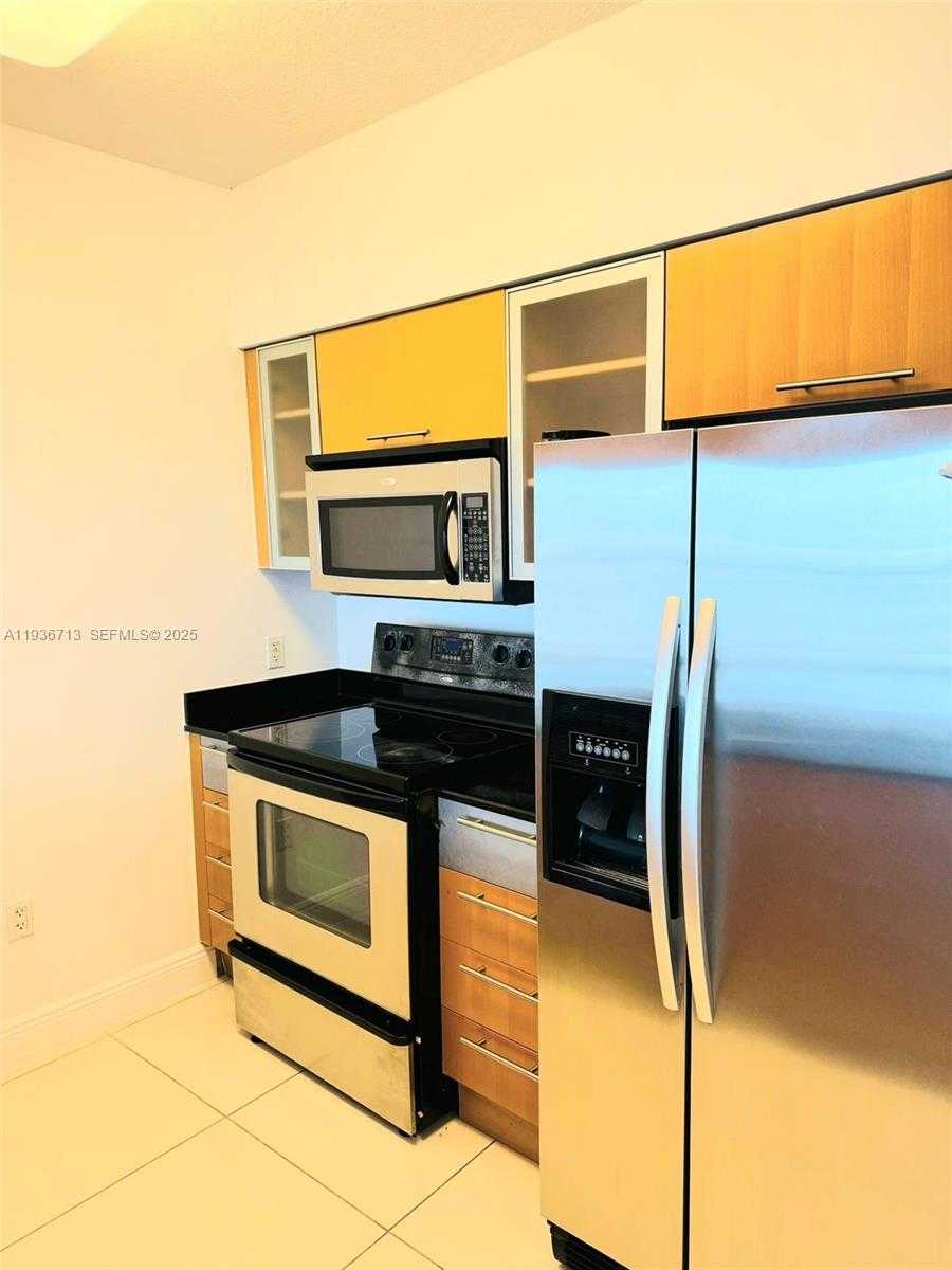 Small Image of 1750 NORTH BAYSHORE DR #1606, Miami Number 3