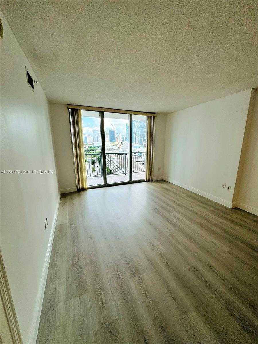 Small Image of 1750 NORTH BAYSHORE DR #1606, Miami Number 7