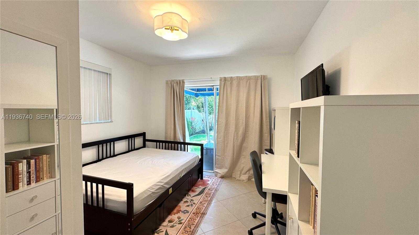 Imagen de Pequeño Objeto