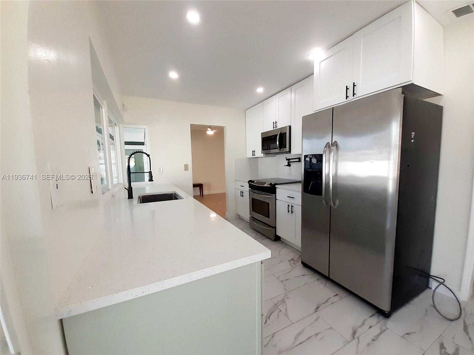 Small Image of 2109 NORTH PARK RD, Hollywood Number 3