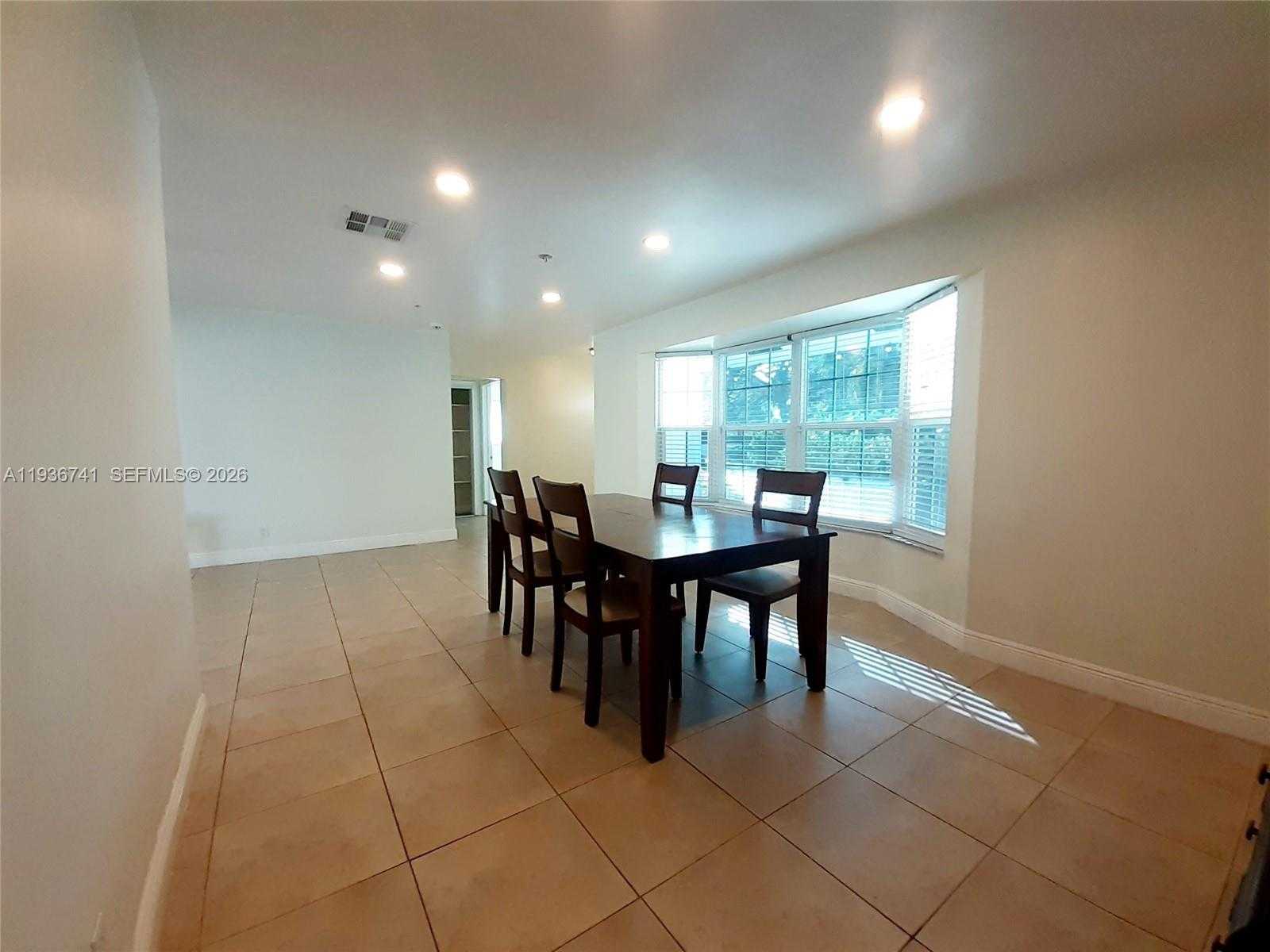 Small Image of 2109 NORTH PARK RD, Hollywood Number 7