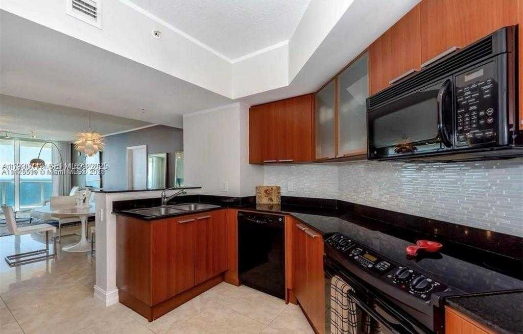 Small Image of 16699 COLLINS AVE #3902, Sunny Isles Beach Number 4