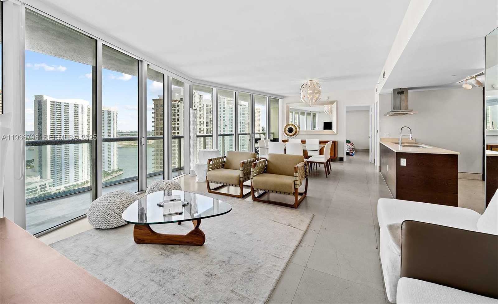 Imagen de Pequeño Objeto