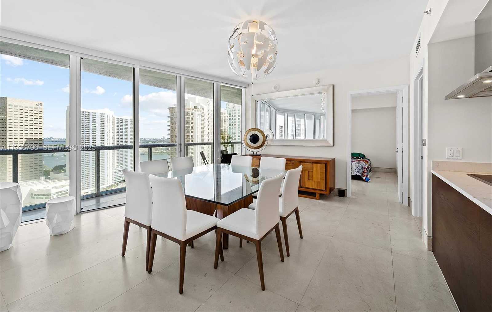 Imagen de Pequeño Objeto