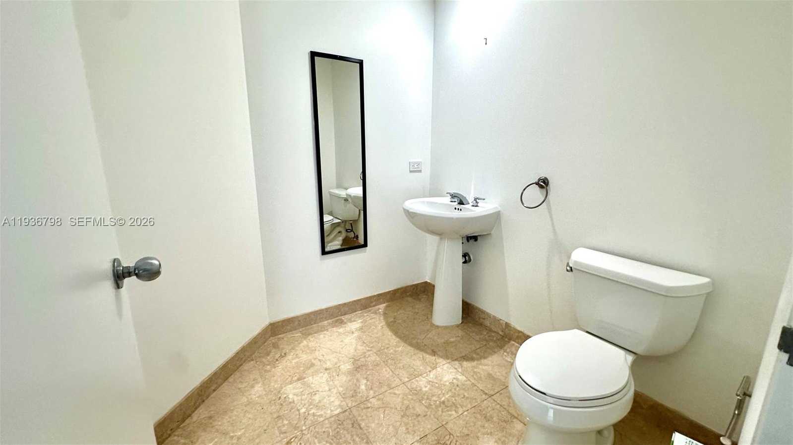 Small Image of 801 BRICKELL KEY BLVD #2707, Miami Number 10