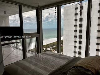 Small Image of 2655 COLLINS AVE #1710, Miami Beach Number 10