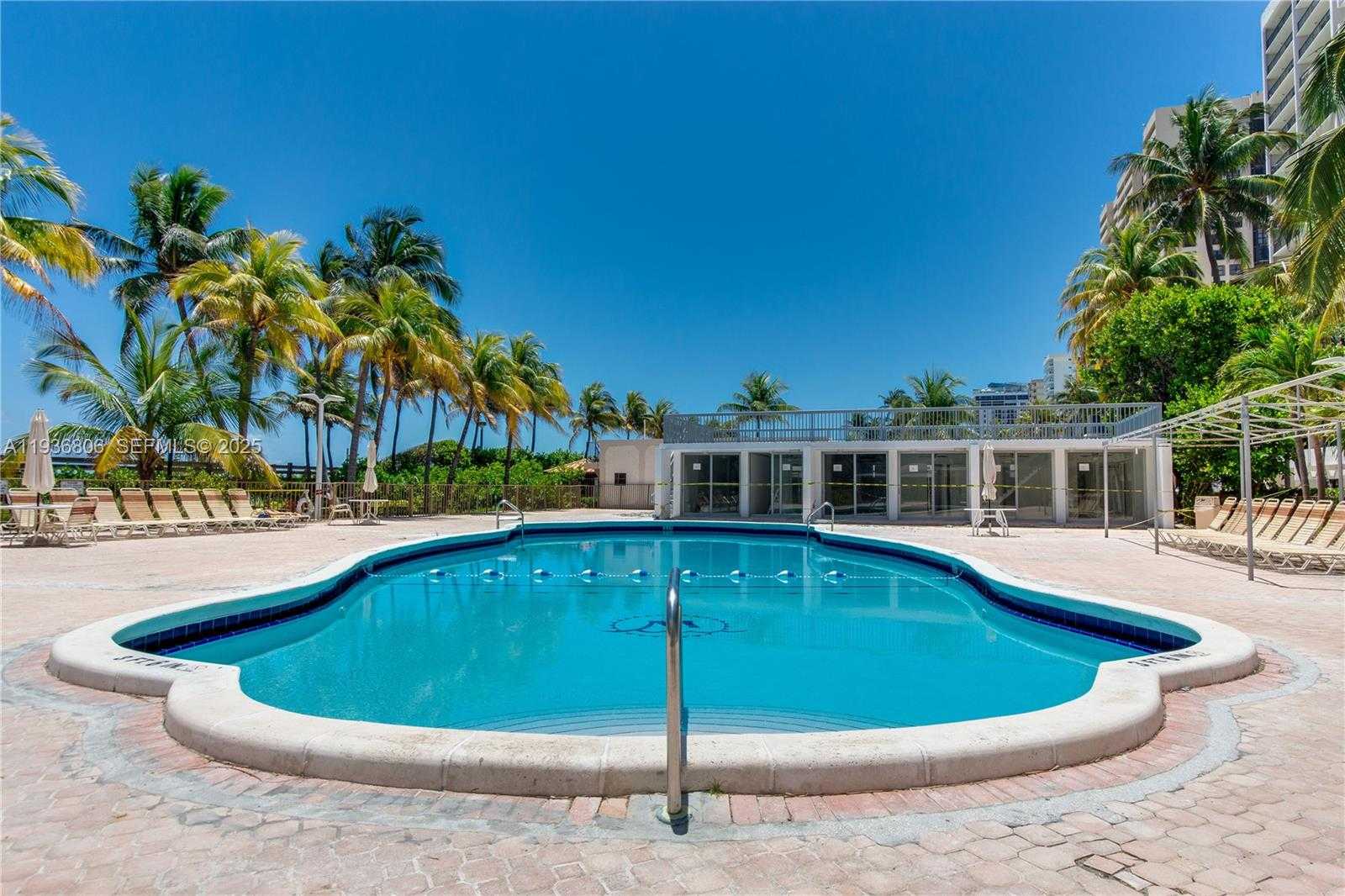 Small Image of 2655 COLLINS AVE #1710, Miami Beach Number 19