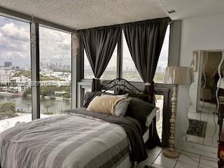 Small Image of 2655 COLLINS AVE #1710, Miami Beach Number 9