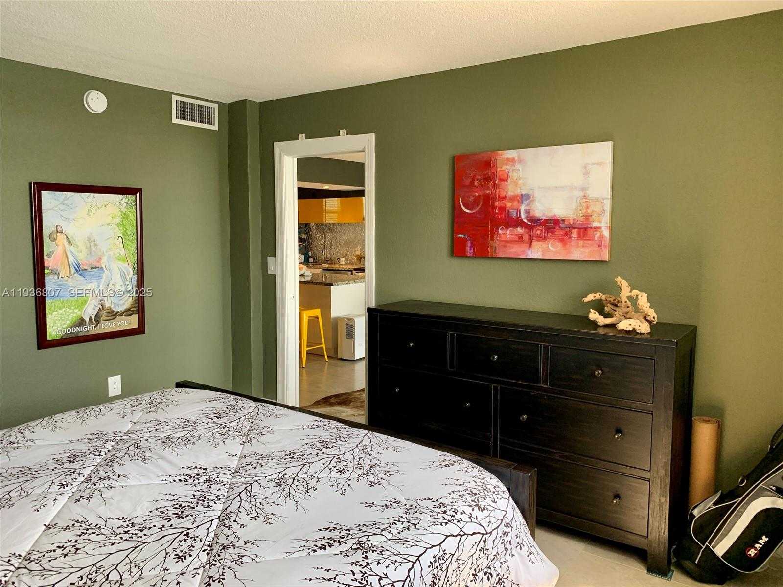 Small Image of 3000 MARCOS DR #P512, Aventura Number 11